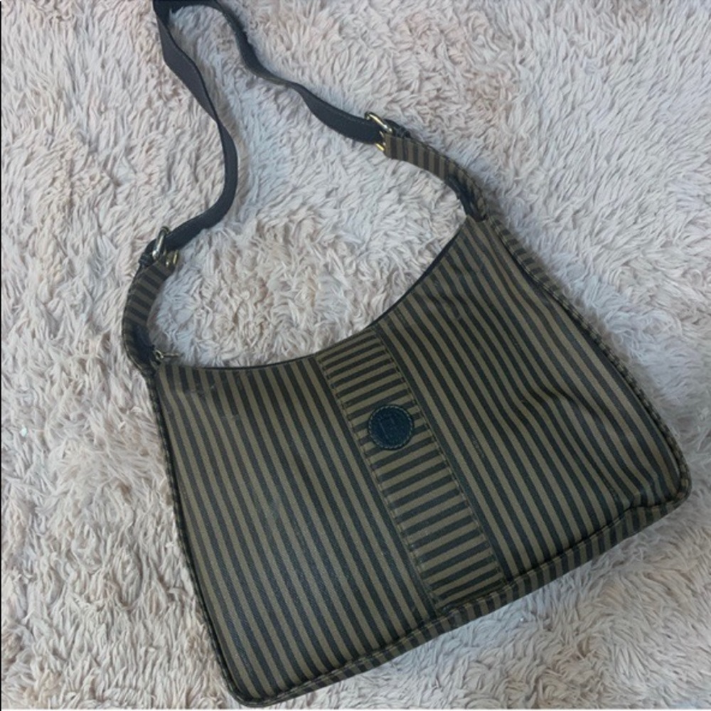 Vintage Fendi pecan stripe shoulder bag 🤎